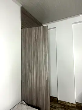 floriamANDjazmin online show from December 15, 2025, 5:02 am