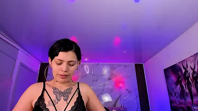 AuroraDiaz online show from November 24, 2025, 7:36 pm