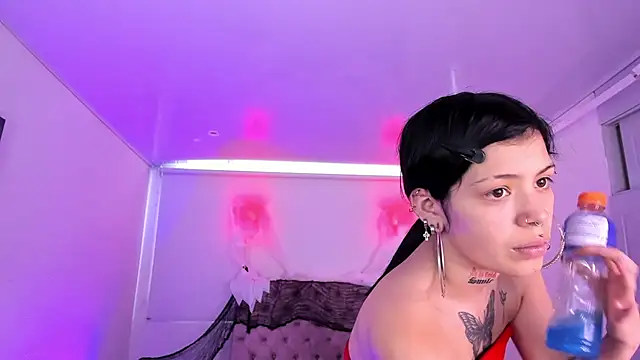 AuroraDiaz online show from October 25, 2025, 7:25 pm