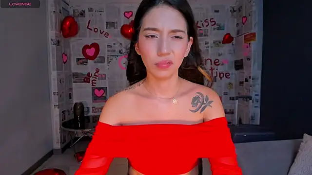 Snapshot of TaraLawrence chatting on February 14, 2026, 9:48 pm TaraLawrence online show from February 14, 2026, 9:48 pm