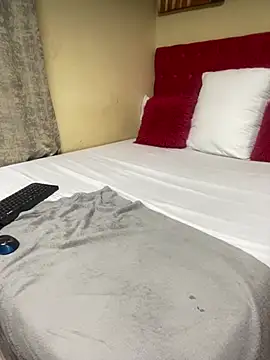 Snapshot of BeautyAuroa chatting on March 11, 2025, 9:37 pm BeautyAuroa online show from March 11, 2025, 9:37 pm