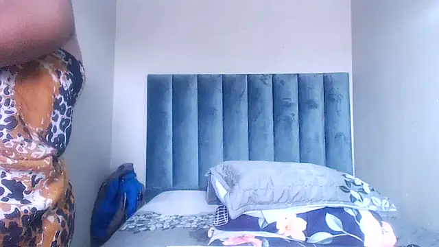 BustyWendyXXX47 online show from September 14, 2025, 7:20 am