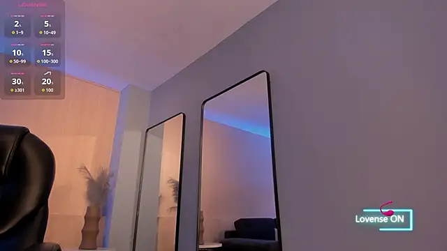 Snapshot of MaddisonLowe chatting on December 20, 2025, 4:15 am MaddisonLowe online show from December 20, 2025, 4:15 am