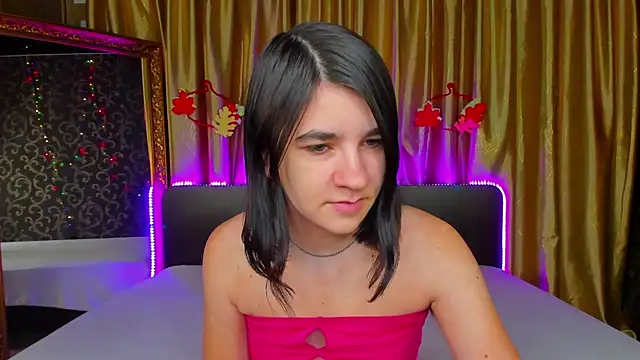 Snapshot of _Polly_Love_ chatting on November 18, 2025, 7:11 am Polly Love online show from November 18, 2025, 7:11 am