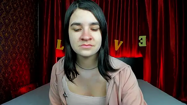  Polly Love  online show from February 21, 2026, 7:43 am