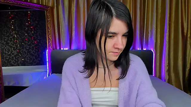 Snapshot of _Polly_Love_ chatting on December 3, 2025, 7:19 am Polly Love online show from December 3, 2025, 7:19 am