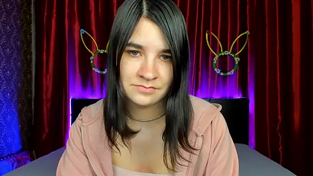  Polly Love  online show from April 11, 2026, 7:56 am