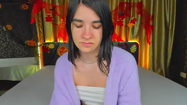 Snapshot of _Polly_Love_ chatting on November 3, 2025, 7:13 am Polly Love online show from November 3, 2025, 7:13 am