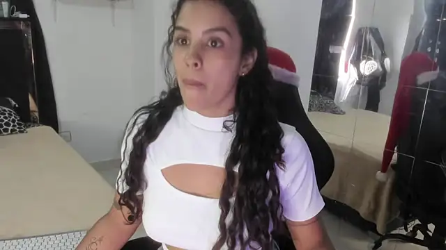 Snapshot of Moon_Sammy chatting on December 1, 2025, 4:08 pm Moon Sammy online show from December 1, 2025, 4:08 pm