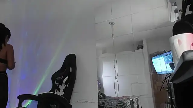 Snapshot of Moon_Sammy chatting on February 8, 2026, 1:31 pm Moon Sammy online show from February 8, 2026, 1:31 pm