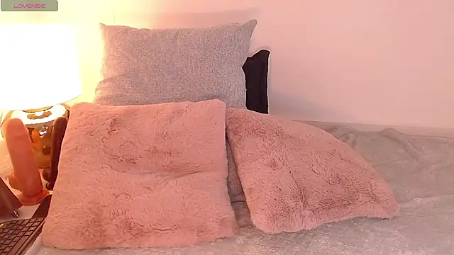 Snapshot of joan_didion chatting on March 15, 2025, 6:25 am joan didion online show from March 15, 2025, 6:25 am