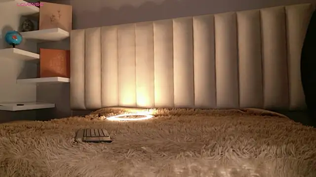 Megan mooree  online show from February 25, 2026, 12:38 pm