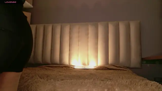 Megan mooree  online show from March 27, 2026, 12:50 pm