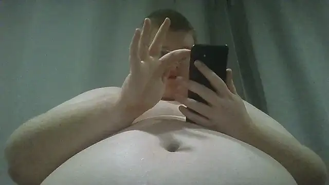 Snapshot of Richard_Moneyshot_23 chatting on January 8, 2025, 12:06 am Richard Moneyshot 23 online show from January 8, 2025, 12:06 am