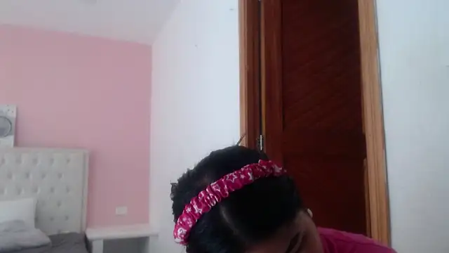 Gabycutee online show from February 12, 2026, 7:46 pm