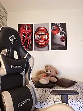 Antonella2 m online show from December 19, 2025, 1:02 pm