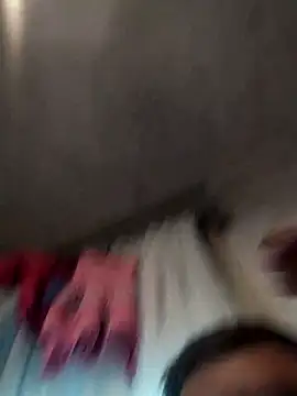 Robert83uy online show from November 18, 2025, 8:45 pm