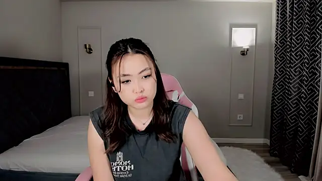 Snapshot of oxxx_me chatting on February 15, 2026, 2:45 am oxxx me online show from February 15, 2026, 2:45 am