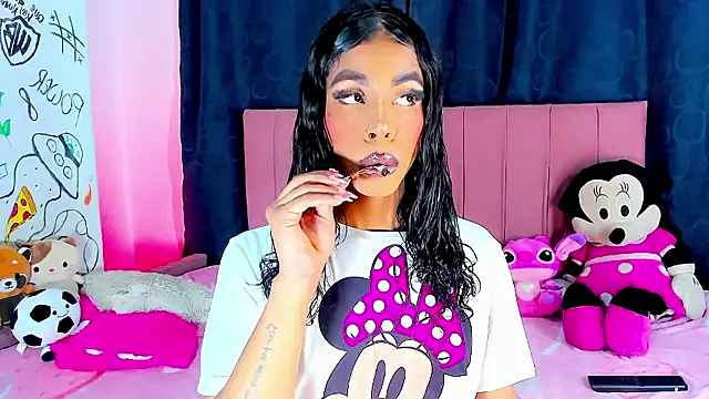 bloom444 online show from January 11, 2026, 2:29 am