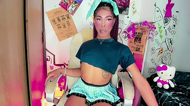 bloom444 online show from May 30, 2026, 2:18 am