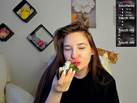 Holly Molii online show from February 5, 2025, 7:29 am