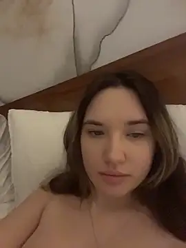 Holly Molii online show from March 19, 2026, 12:43 am