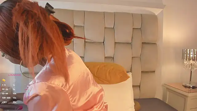 Snapshot of SamanthaBrown69 chatting on November 6, 2025, 3:43 am SamanthaBrown69 online show from November 6, 2025, 3:43 am