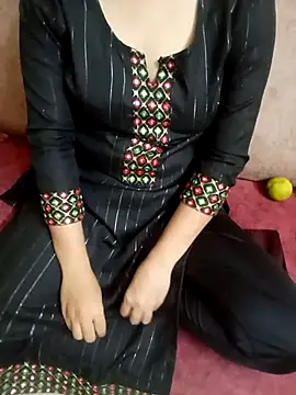 Snapshot of yourtamilcouple chatting on March 31, 2026, 3:58 pm yourtamilcouple online show from March 31, 2026, 3:58 pm