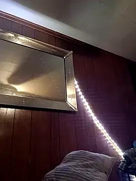 Snapshot of RobStrokes215 chatting on February 1, 2025, 5:39 am RobStrokes215 online show from February 1, 2025, 5:39 am