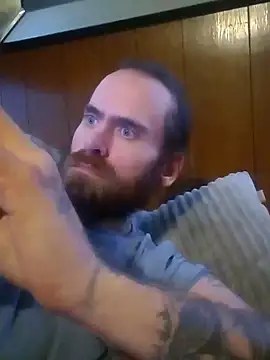 Snapshot of RobStrokes215 chatting on January 31, 2025, 2:58 am RobStrokes215 online show from January 31, 2025, 2:58 am