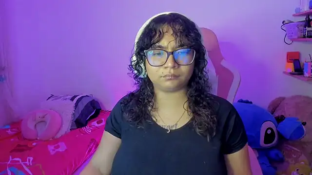 Snapshot of im_angels77 chatting on December 16, 2025, 3:33 am im angels77 online show from December 16, 2025, 3:33 am