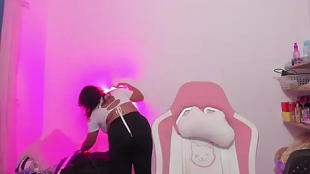 Snapshot of im_angels77 chatting on November 5, 2025, 5:21 am im angels77 online show from November 5, 2025, 5:21 am