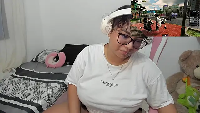 Snapshot of im_angels77 chatting on October 29, 2025, 4:33 am im angels77 online show from October 29, 2025, 4:33 am