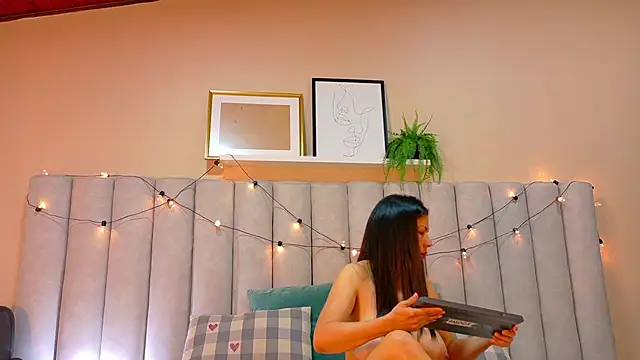 JaylaScott   online show from November 30, 2025, 11:55 am