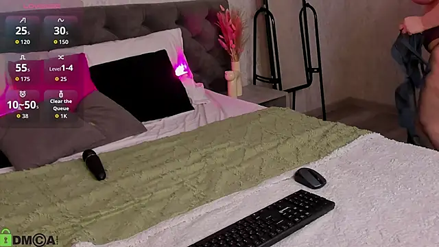 Snapshot of Blossom_Sonya chatting on November 13, 2025, 1:31 am Blossom Sonya online show from November 13, 2025, 1:31 am