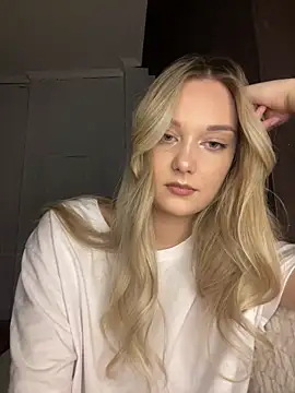 Alisa Rise online show from February 9, 2025, 7:30 pm