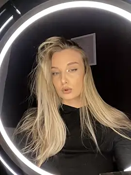 Alisa Rise online show from February 26, 2025, 8:15 pm