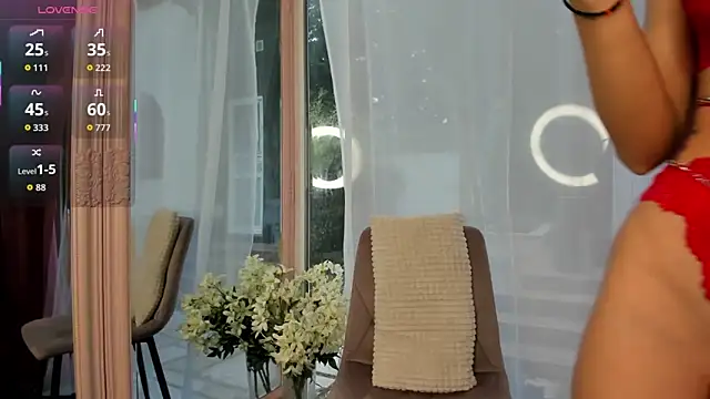 Snapshot of Mia__Milan chatting on November 5, 2025, 8:06 am Mia Milan online show from November 5, 2025, 8:06 am