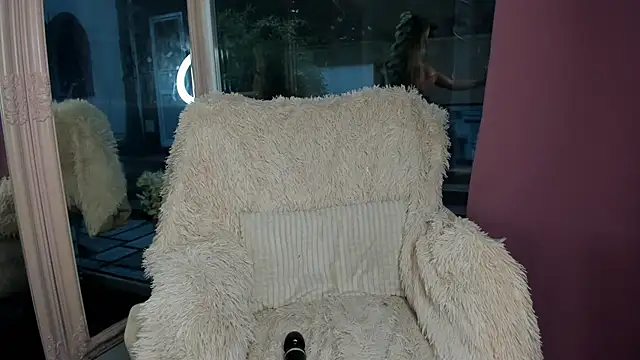 Snapshot of Mia__Milan chatting on December 3, 2025, 6:36 am Mia Milan online show from December 3, 2025, 6:36 am