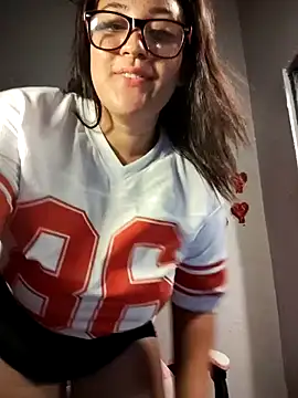 Snapshot of alexxaa96 chatting on February 19, 2025, 2:23 am alexxaa96 online show from February 19, 2025, 2:23 am