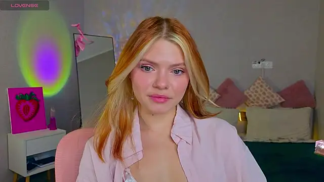 Snapshot of Red__Candy chatting on November 23, 2025, 11:09 am Red Candy online show from November 23, 2025, 11:09 am