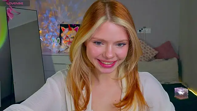 Snapshot of Red__Candy chatting on November 26, 2025, 12:16 pm Red Candy online show from November 26, 2025, 12:16 pm