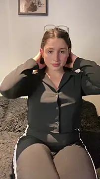 Snapshot of kamel-ayesha chatting on November 5, 2025, 8:01 pm kamel-ayesha online show from November 5, 2025, 8:01 pm