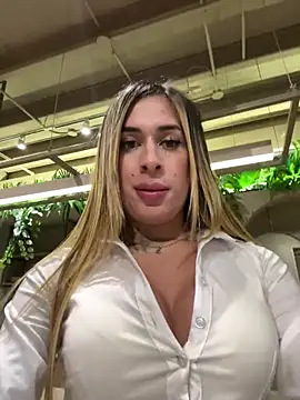 Snapshot of vianca_cruzz chatting on March 2, 2025, 2:19 am vianca cruzz online show from March 2, 2025, 2:19 am