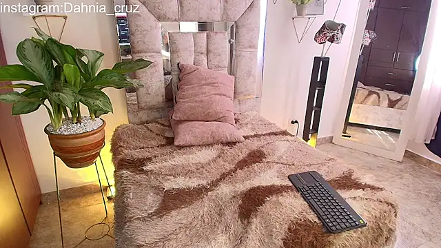 Snapshot of mariana_cruzz chatting on December 2, 2025, 3:14 pm mariana cruzz online show from December 2, 2025, 3:14 pm