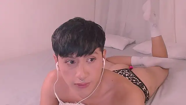 Snapshot of dilan_sp chatting on February 7, 2025, 12:42 am dilan sp online show from February 7, 2025, 12:42 am