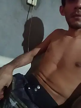 Snapshot of Treloso21 chatting on February 17, 2026, 11:35 pm Treloso21 online show from February 17, 2026, 11:35 pm