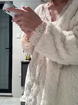 Aimeil online show from March 12, 2025, 4:46 pm