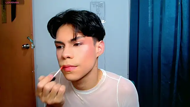 femboykeene online show from April 11, 2026, 10:24 pm