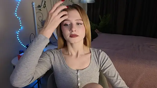 jenny bunny  online show from October 8, 2025, 1:29 am